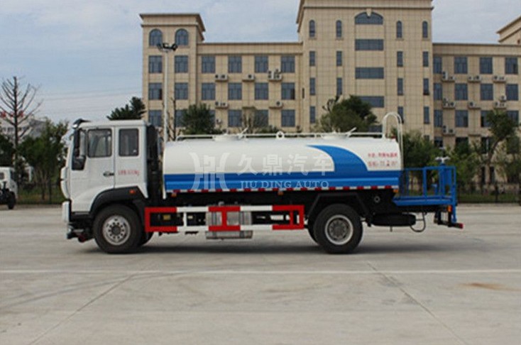 10����10��������˹̫���G����ˮ܇(ch��)�DƬ