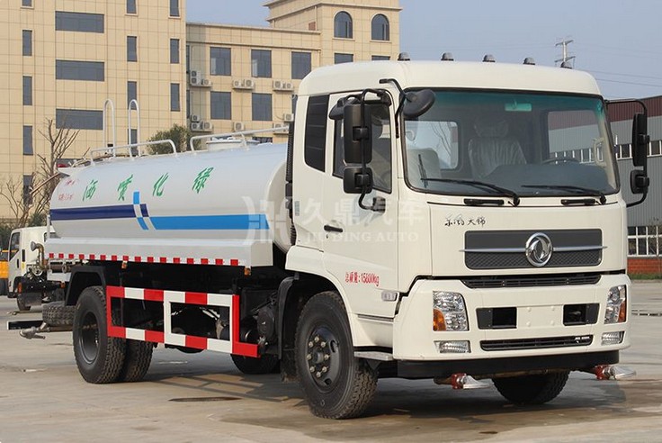 10���|�L(f��ng)���\�G����ˮ܇�DƬ