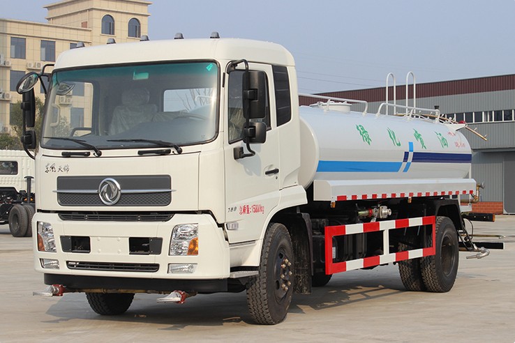 10���|�L(f��ng)���\�G����ˮ܇�DƬ