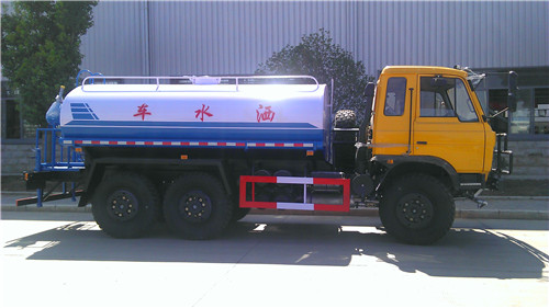 六驅(qū)沙漠越野運水車 六驅(qū)沙漠越野運水車