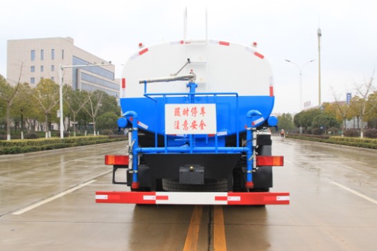 �|�L����ǰ�ĺ�˞�ˮ܇����DƬ