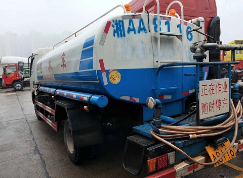 優(yōu)質(zhì)二手9.2方灑水車轉(zhuǎn)讓!3