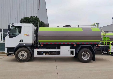 國(guó)六15方東風(fēng)柳汽乘龍L3灑水車 國(guó)六15方東風(fēng)柳汽乘龍L3灑水車