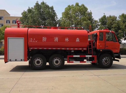 東風(fēng)六驅(qū)森林消防灑水車圖片 東風(fēng)六驅(qū)森林消防灑水車圖片