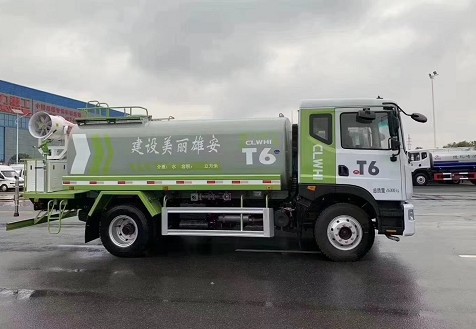 發往雄安新區的12輛程力重工高端灑水車發車圖片 發往雄安新區的12輛程力重工高端灑水車發車圖片