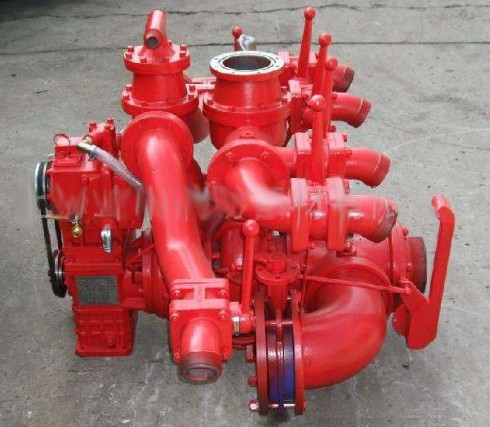 消防車上的消防泵圖片 消防車上的消防泵圖片