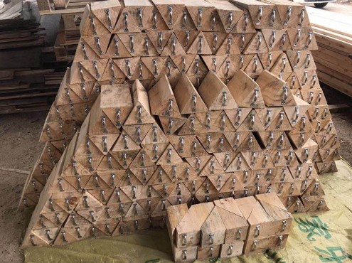 灑水車輪胎三角楔木 灑水車輪胎三角楔木