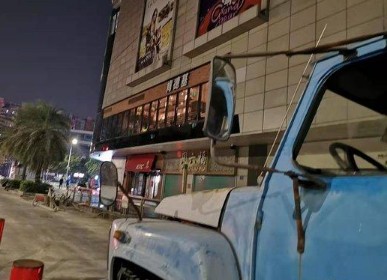 老款尖頭東風EQ140灑水車 老款尖頭東風EQ140灑水車