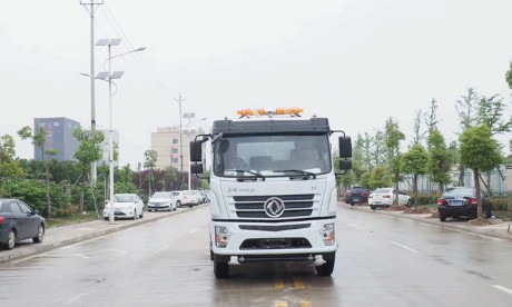 國(guó)六東風(fēng)專底12噸灑水車 國(guó)六東風(fēng)專底12噸灑水車