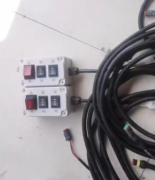 灑水車(chē)電動(dòng)萬(wàn)向鴨嘴遙控圖片 灑水車(chē)電動(dòng)萬(wàn)向鴨嘴遙控圖片