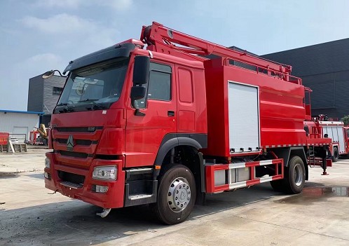 出口型重汽豪沃多功能消防車 出口型重汽豪沃多功能消防車