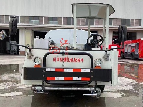 湖北江南防爆無(wú)軌膠輪灑水車 湖北江南防爆無(wú)軌膠輪灑水車