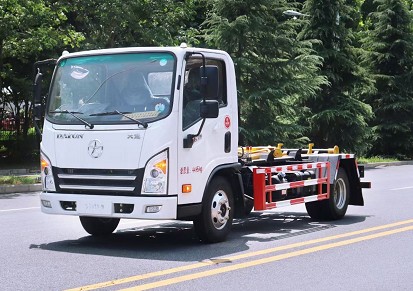 國(guó)六大運(yùn)藍(lán)牌勾臂垃圾車圖片 國(guó)六大運(yùn)藍(lán)牌勾臂垃圾車圖片