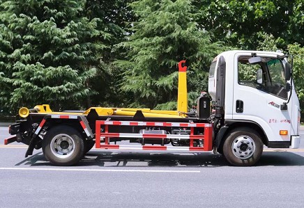 國(guó)六大運(yùn)藍(lán)牌勾臂垃圾車圖片 國(guó)六大運(yùn)藍(lán)牌勾臂垃圾車圖片