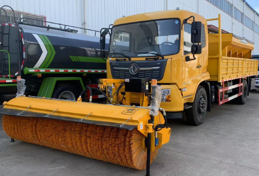 ǰ��ʽ3�׳�ѩ�Lˢ