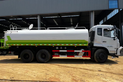 東風(fēng)隨專(K6)20方灑水車 東風(fēng)隨專(K6)20方灑水車