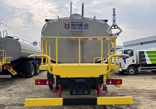 25����ˮ܇�r��_�|�L(f��ng)�A��T5ǰ�ĺ��25����ˮ܇_�P���L(f��ng)��KLF5310GPSE6�;G������܇4