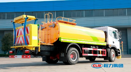 �|�L(f��ng)��������ˮ܇��ǰ�����b�o(h��)����ϴ�O(sh��)�䣬�󲿎���ײ����